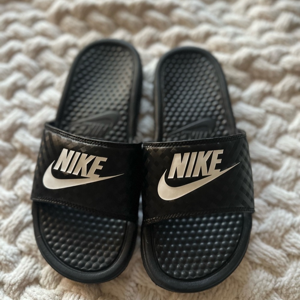 Nike Women’s Black Slide Sandals | Size 6